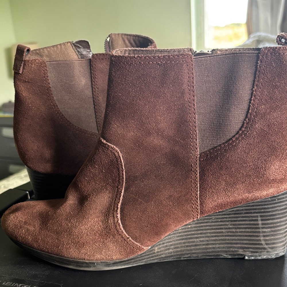 Clarks Rich Brown Suede Ankle Boots
